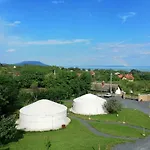 Jurta Balatongyörök