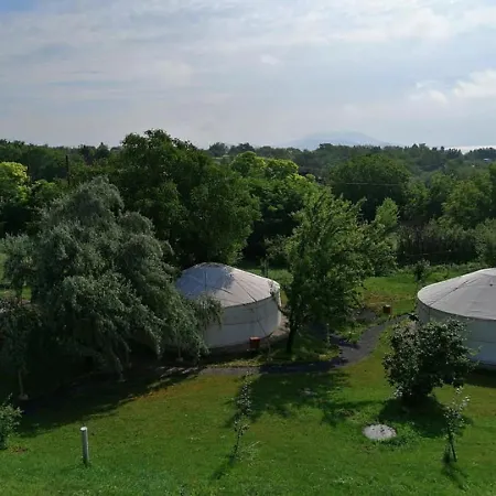 Роскошный шатер Jurta