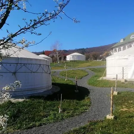 Jurta Балатондьёрёк