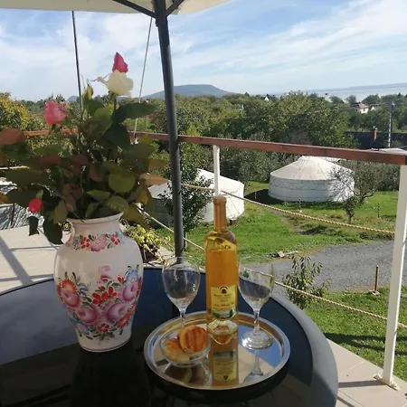 Jurta 豪华帐篷 Balatongyörök