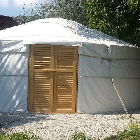 Jurta * Balatongyörök