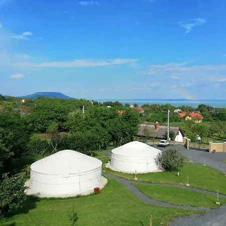 Jurta Balatongyörök