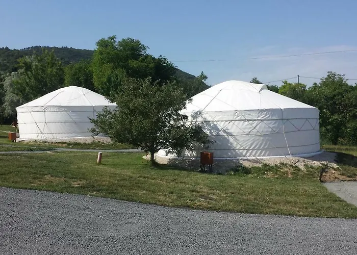 Οργανωμένο κάμπινγκ Jurta *
